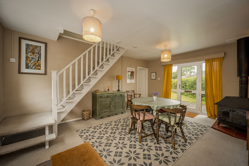Cottage Sitting / DIning Room- click for photo gallery